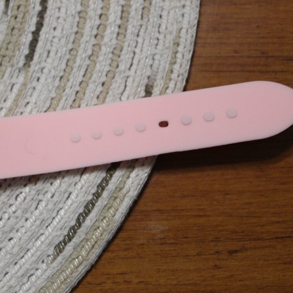 BRAND NEW WITHOUT TAGS DARICE PINK SILCONE WRISTWATCH - Picture 5 of 7